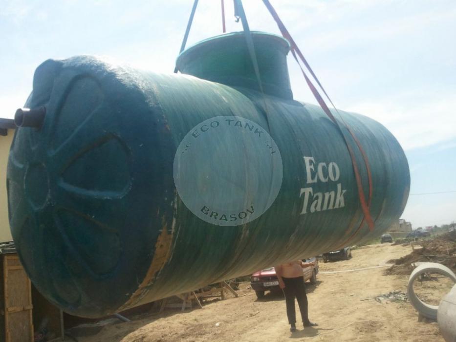 Stație de epurare ECO TANK coborâre în groapă la instalare